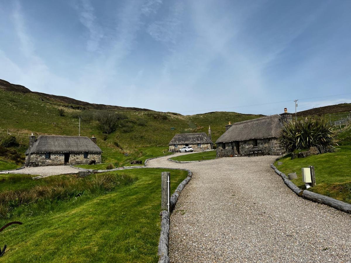 Tigh Phadraig At Marys Thatched Cottages Elgol Exteriör bild